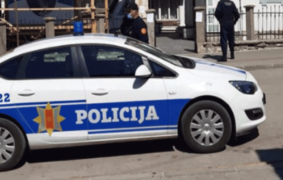 PUCNJAVA U BERANAMA: Nakon verbalnog obračuna ISPRED KAFIĆA krenulo i prangijanje